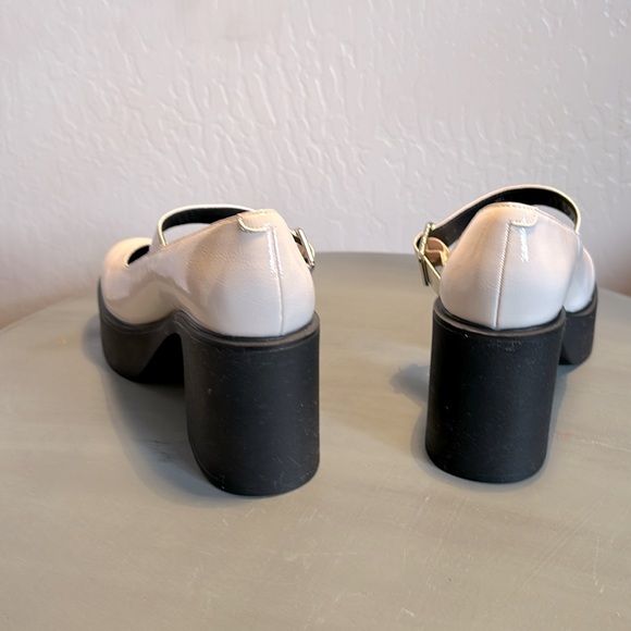 Steve Madden black and white Mary Janes - Picture 2 of 3